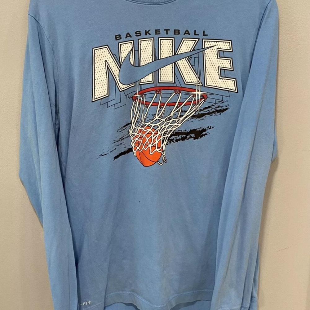 Nike Dri-Fit long sleeve  Men’s Small/ Youth large Nice Basketball Graphic